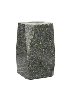 LES VASES EN GRANIT